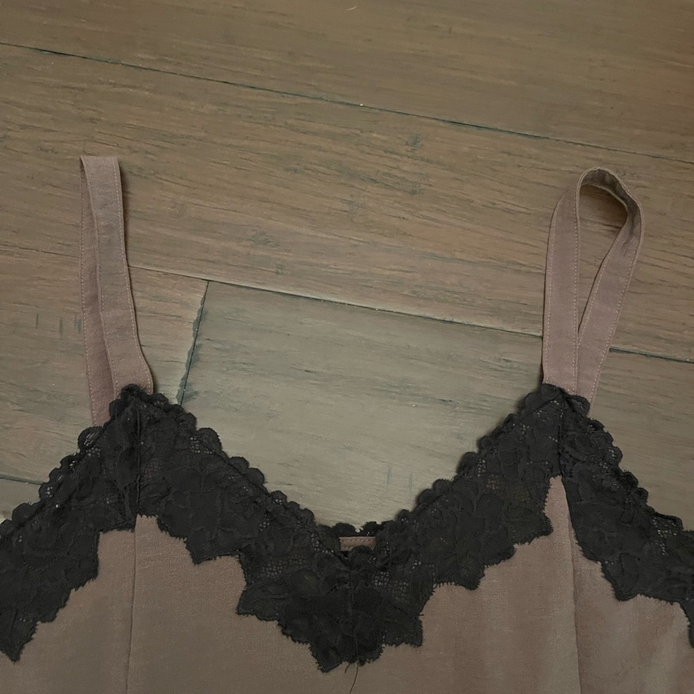 Smell The Roses Lace Tank - Picture 3 of 6